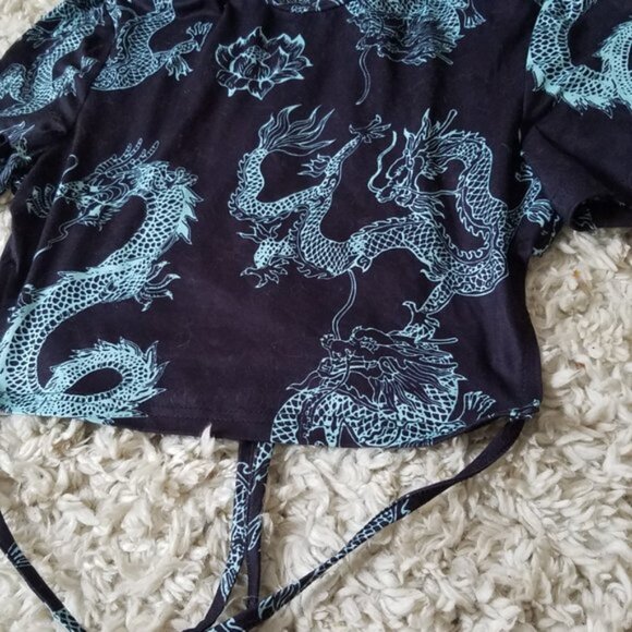 Dragon Print Tie Back Crop Top - Picture 6 of 10